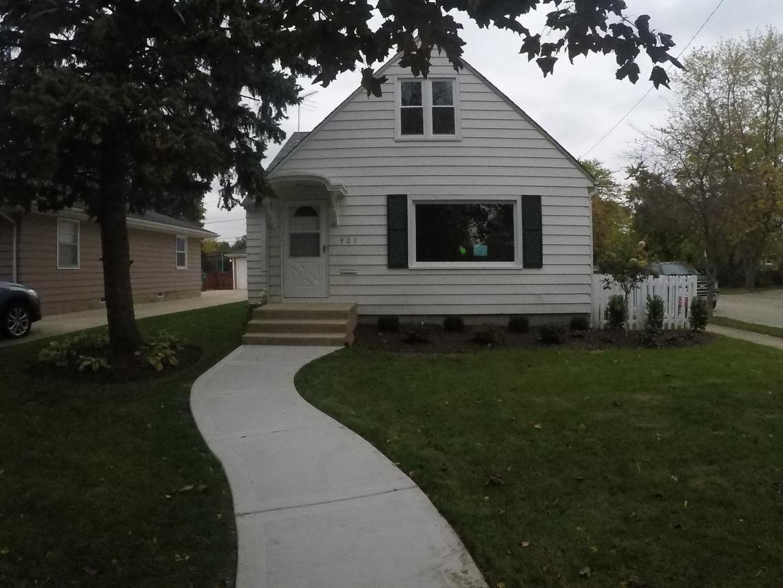 901 Manor Ct., Joliet, IL 60436