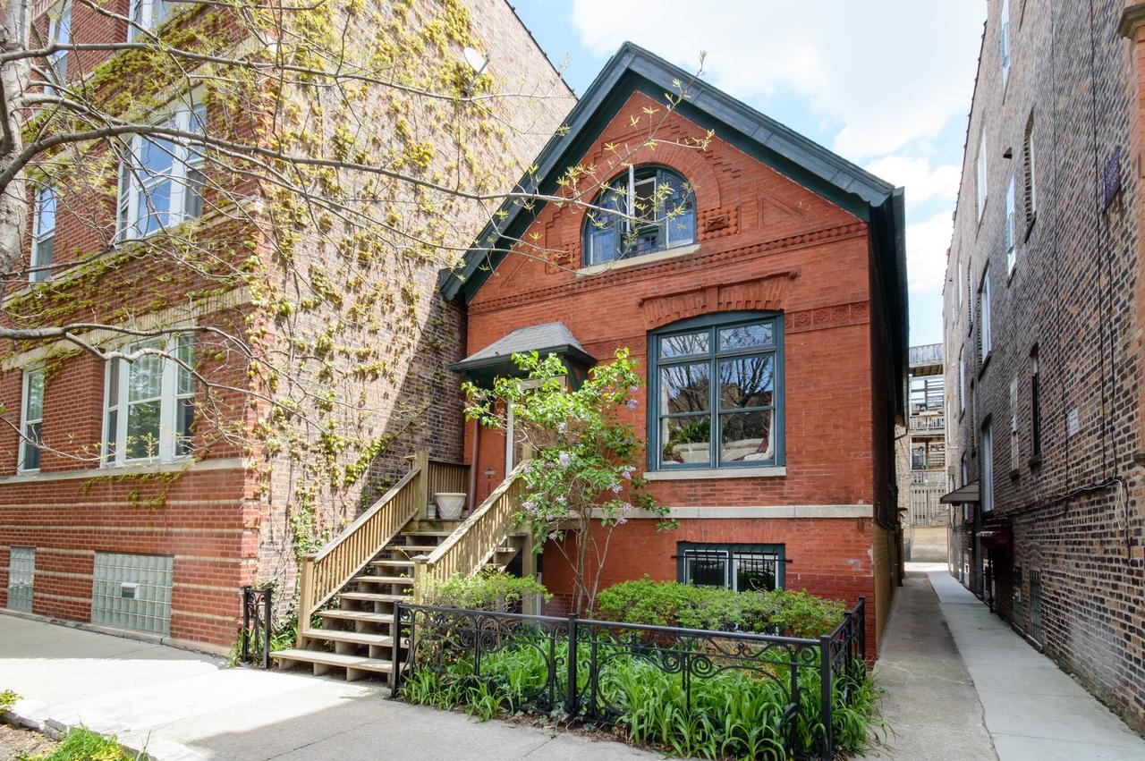 853 N Hoyne Ave., Chicago, IL 60622