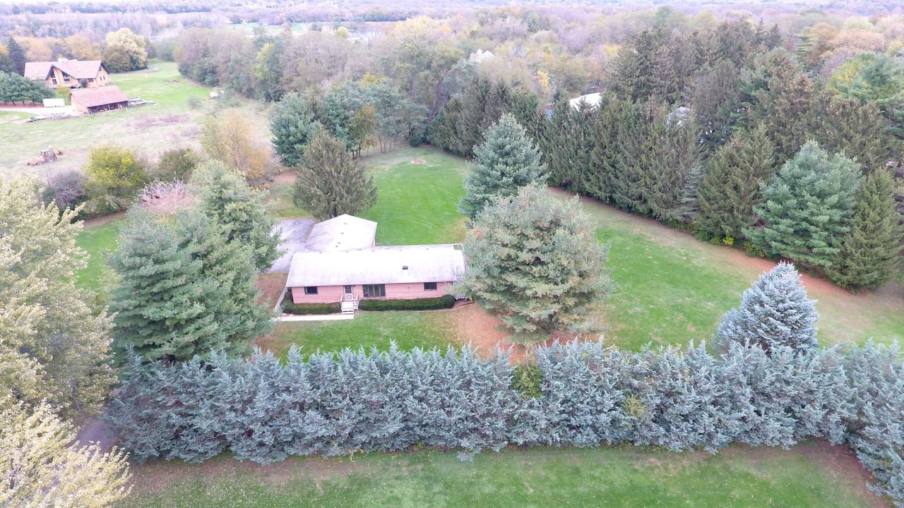418 Longview Dr., Algonquin, IL 60102