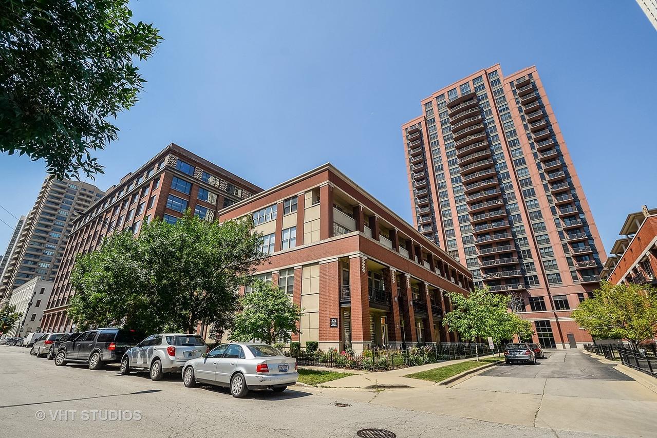 324 N Jefferson St. #302, Chicago, IL 60661