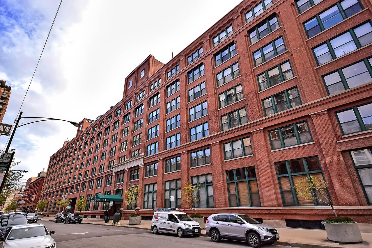 411 W Ontario St. #702, Chicago, IL 60654