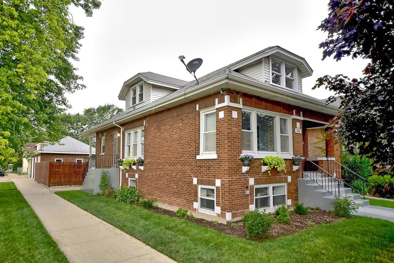 3448 S Elmwood Ave., Berwyn, IL 60402