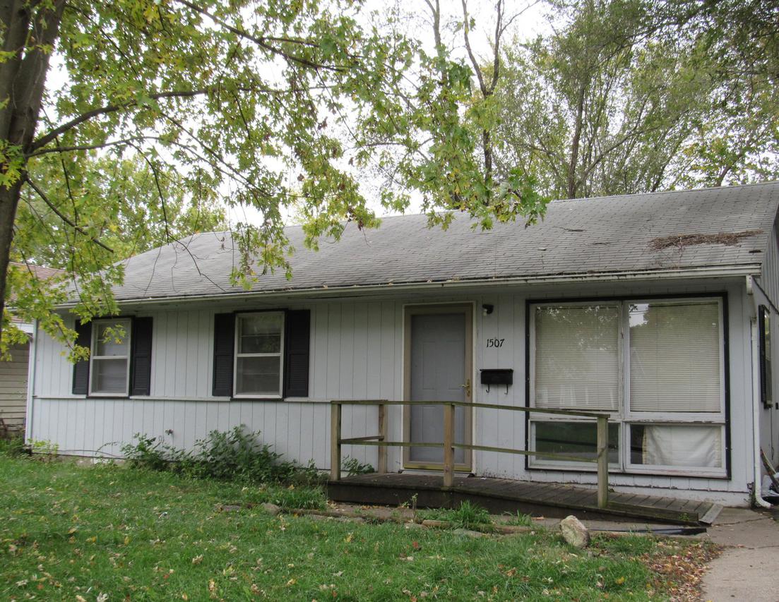 1507 Hedge Rd., Champaign, IL 61820