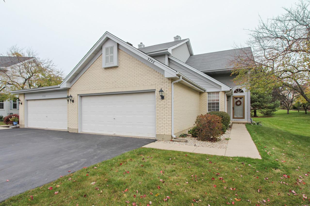5746 Regency Ct., Gurnee, IL 60031
