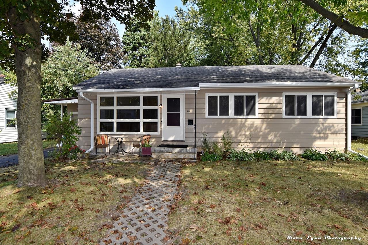 917 Pleasant St., Dekalb, IL 60115