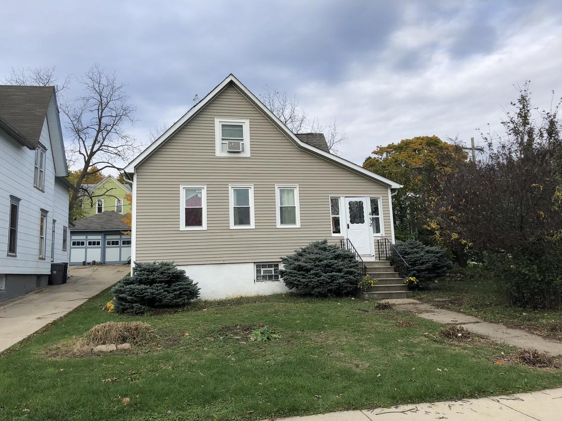 432 Hendee St., Elgin, IL 60123