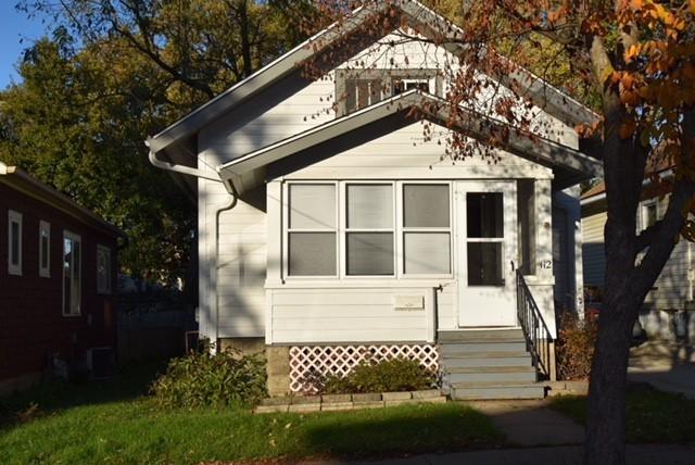 112 Warren Ave., Aurora, IL 60505