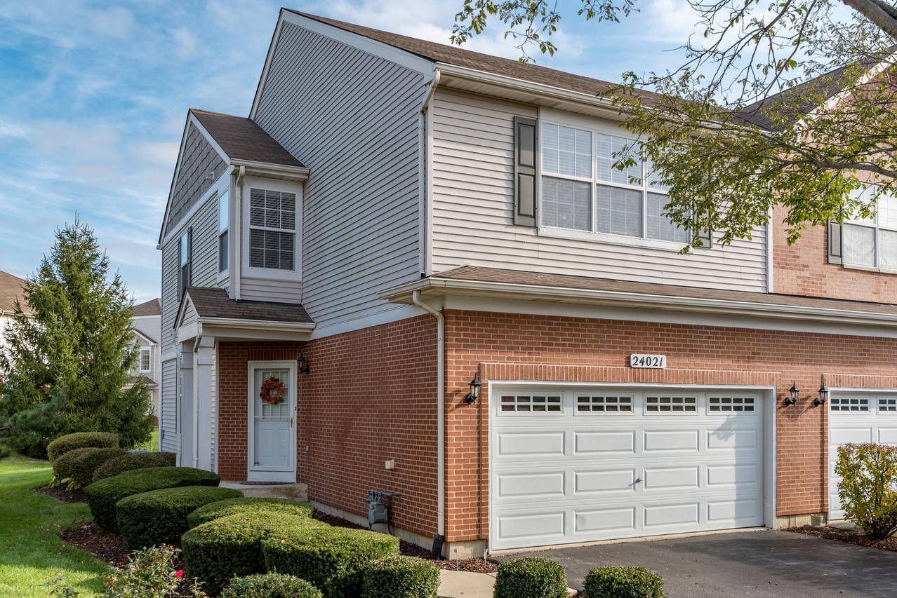 24021 Walnut Cir., Plainfield, IL 60585
