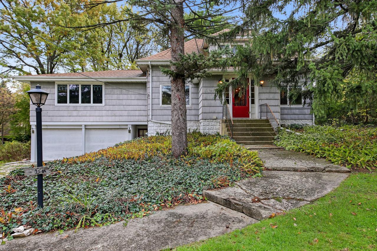 6059 S Madison St., Burr Ridge, IL 60527