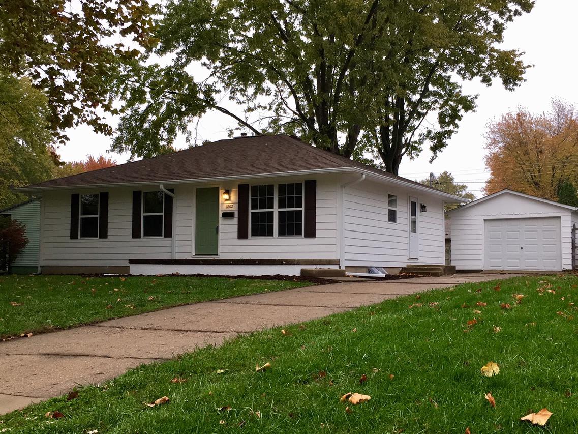 1802 Joanne Ln., Champaign, IL 61821