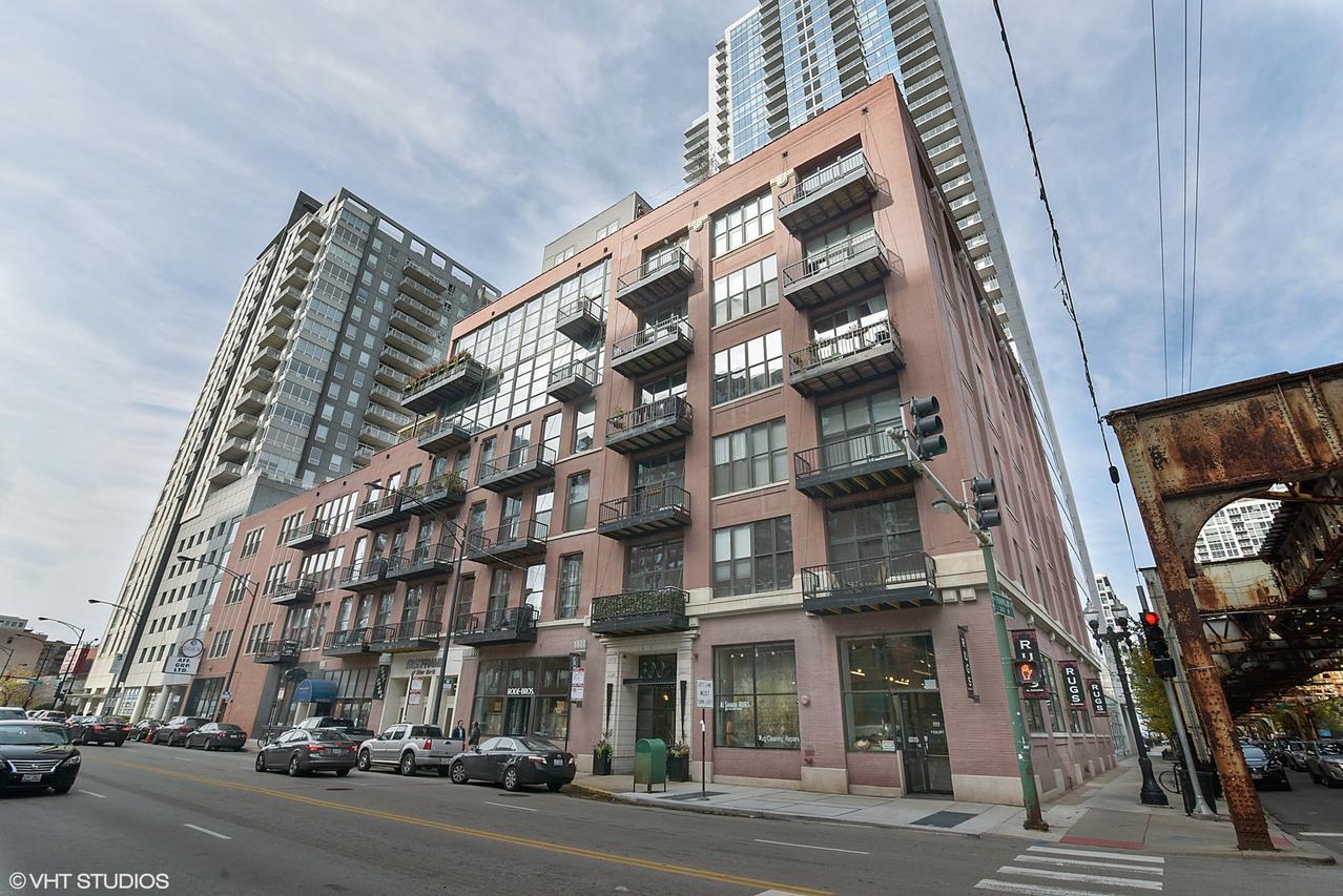 300 W Grand Ave. #411, Chicago, IL 60654