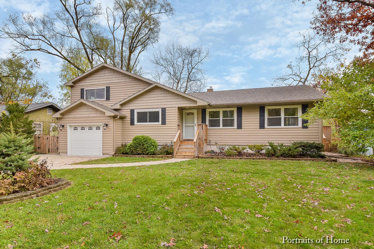 217 Delcy Dr., Dekalb, IL 60115