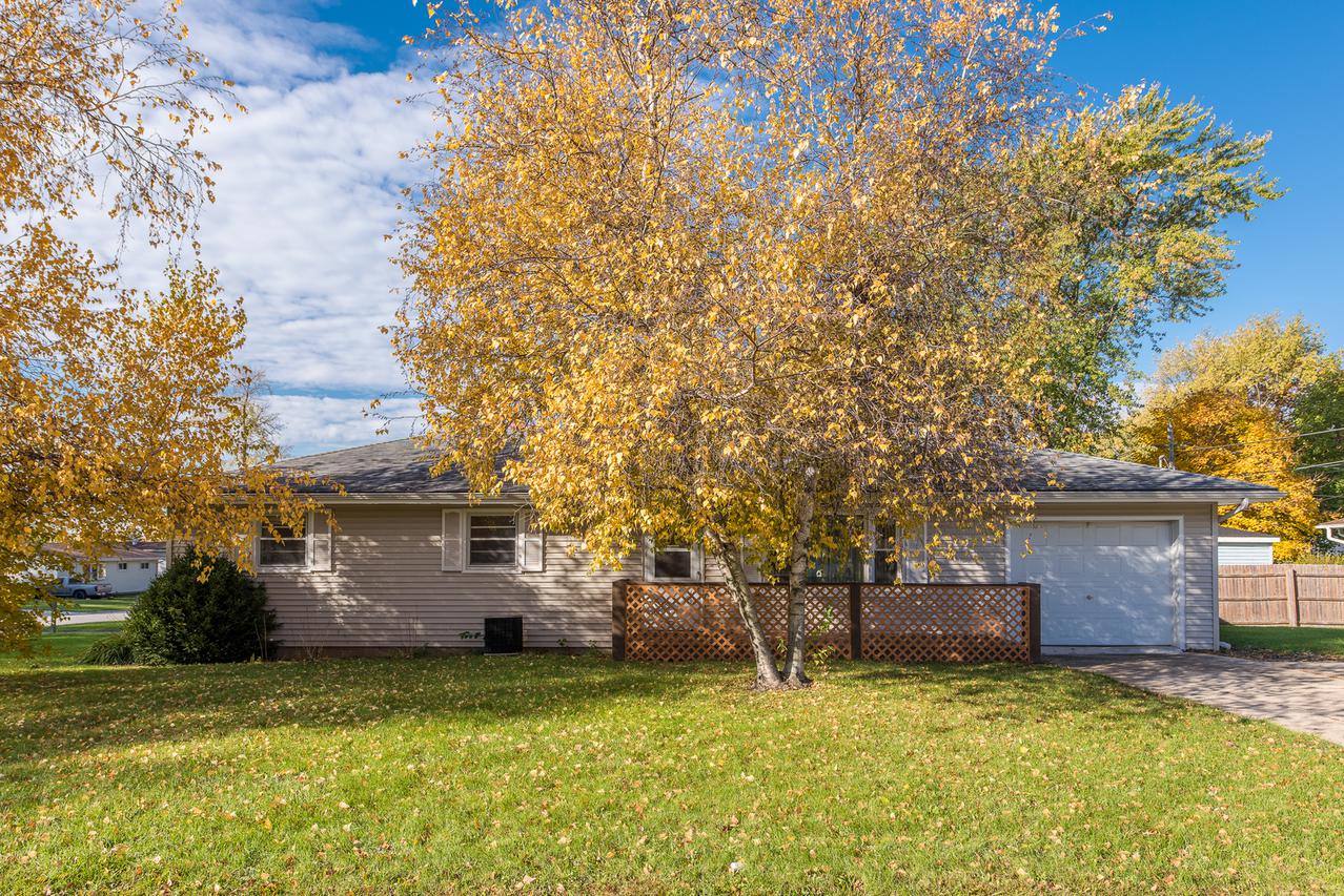 1154 Kenmore Ave., Aurora, IL 60505