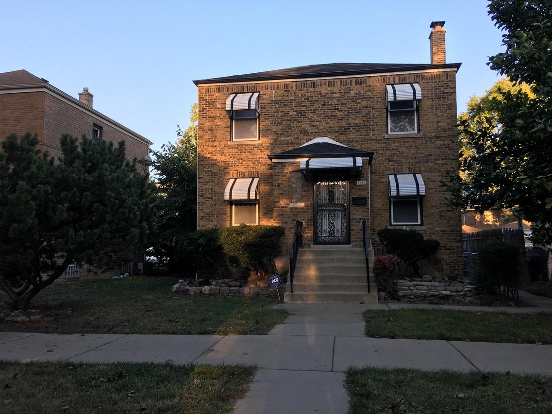 8237 S Campbell Ave., Chicago, IL 60652