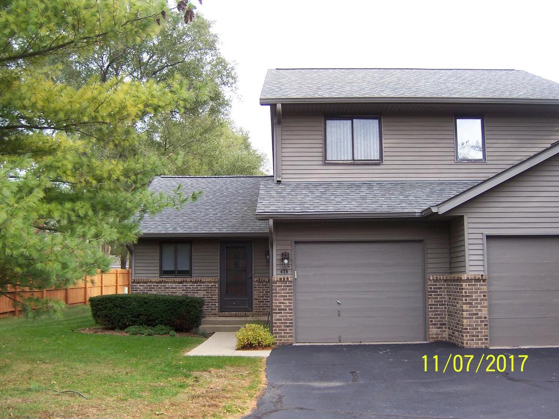 428 Berkshire Dr., Crystal Lake, IL 60014