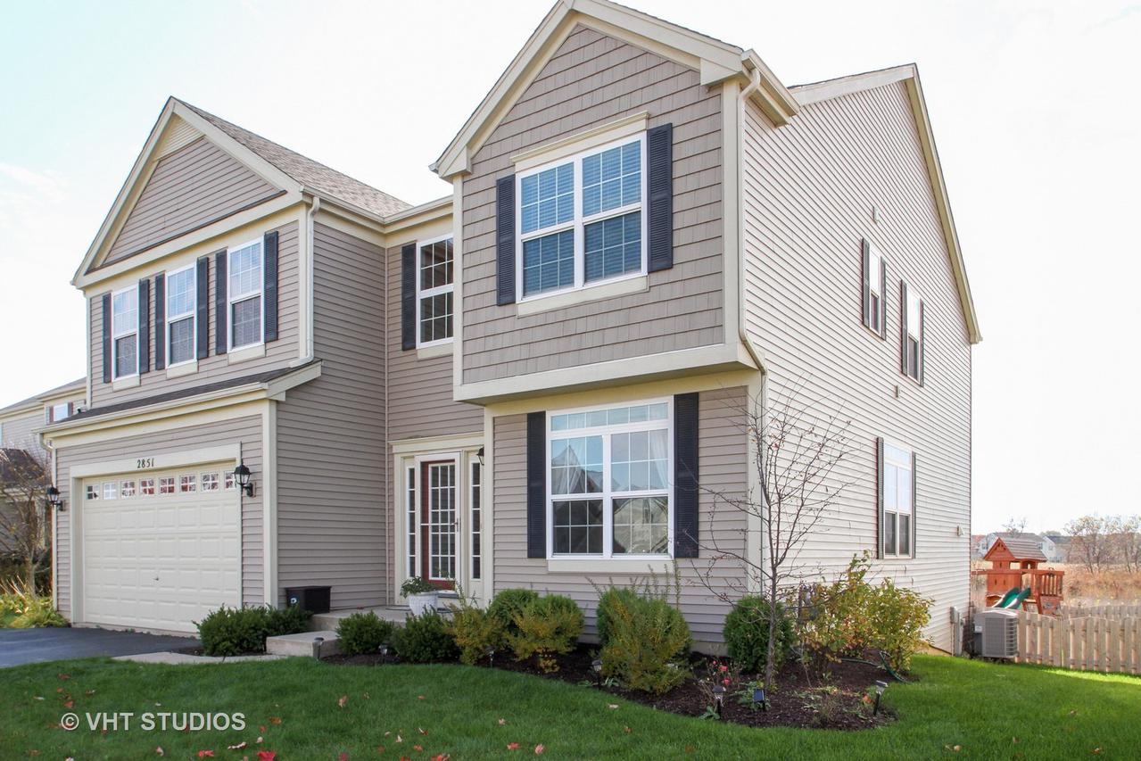 2851 Braeburn Way, Woodstock, IL 60098