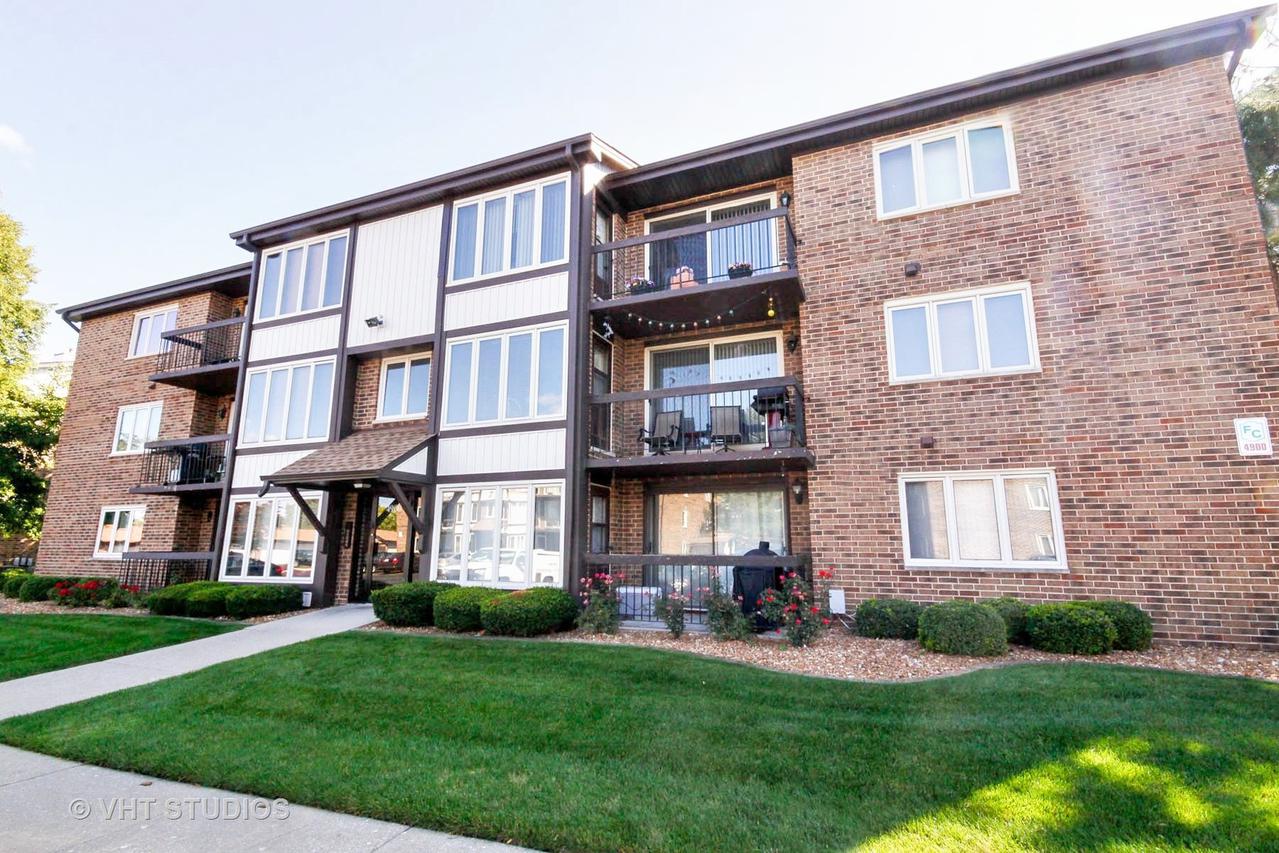4900 Circle Ct. #206, Crestwood, IL 60418