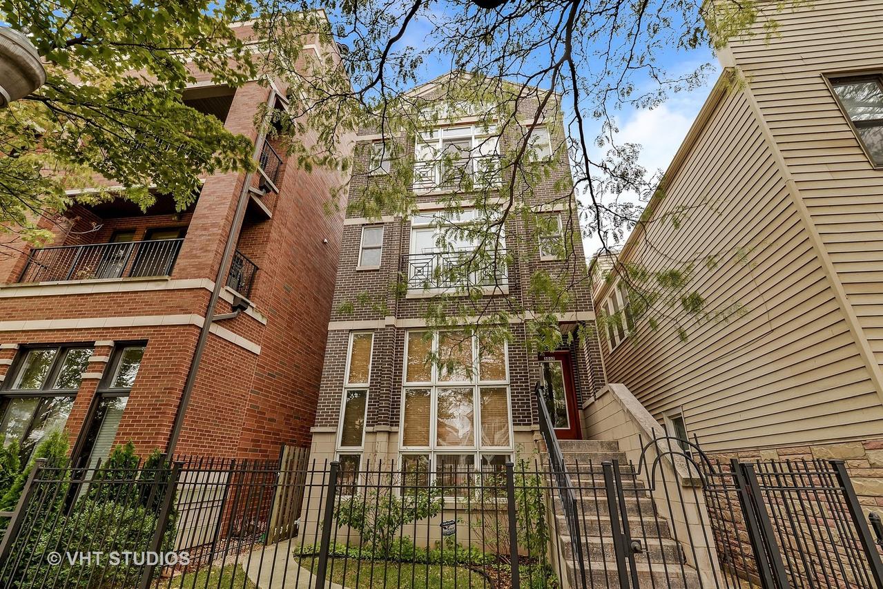 3032 N Sheffield Ave. #2, Chicago, IL 60657