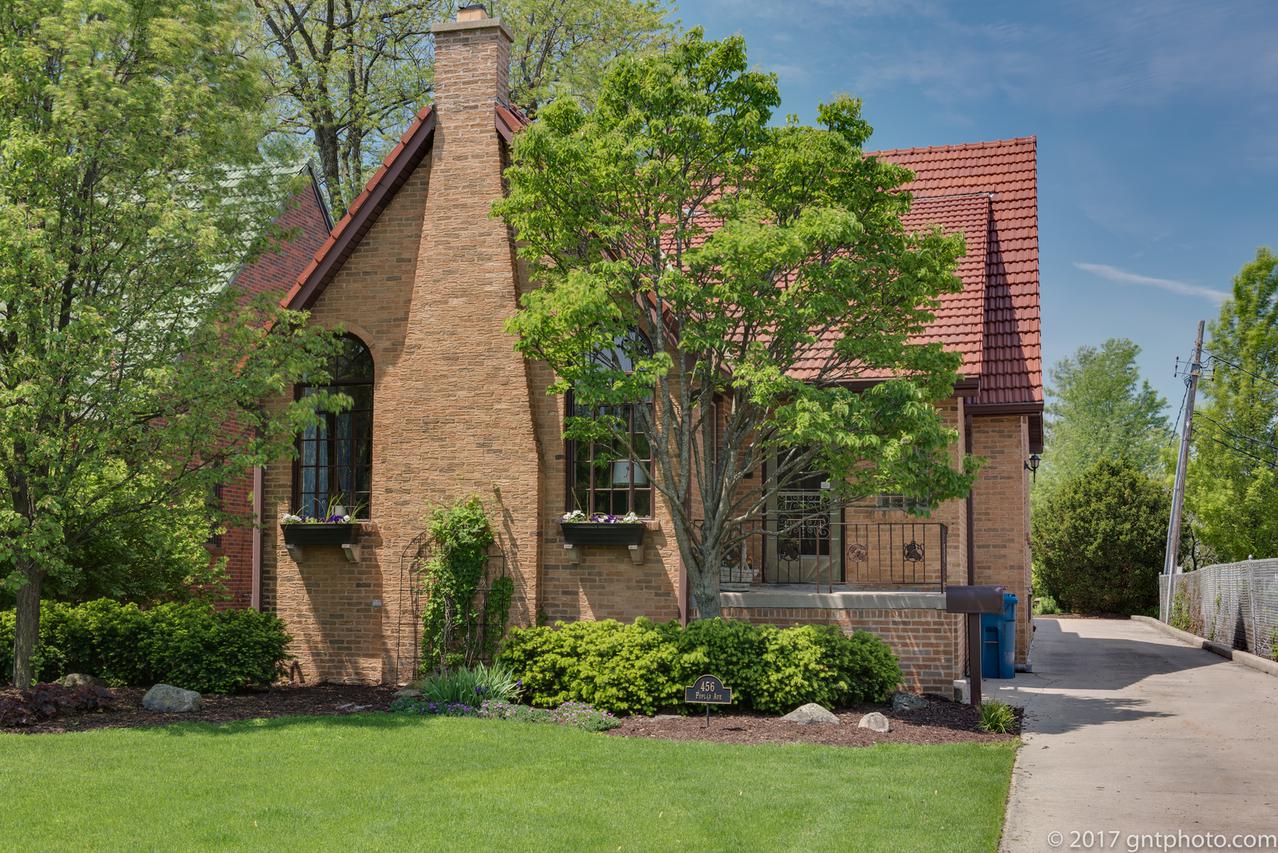 456 S Poplar Ave., Elmhurst, IL 60126