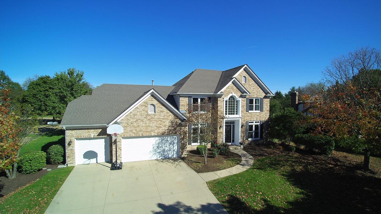 204 Abbeywood Dr., St. Charles, IL 60175
