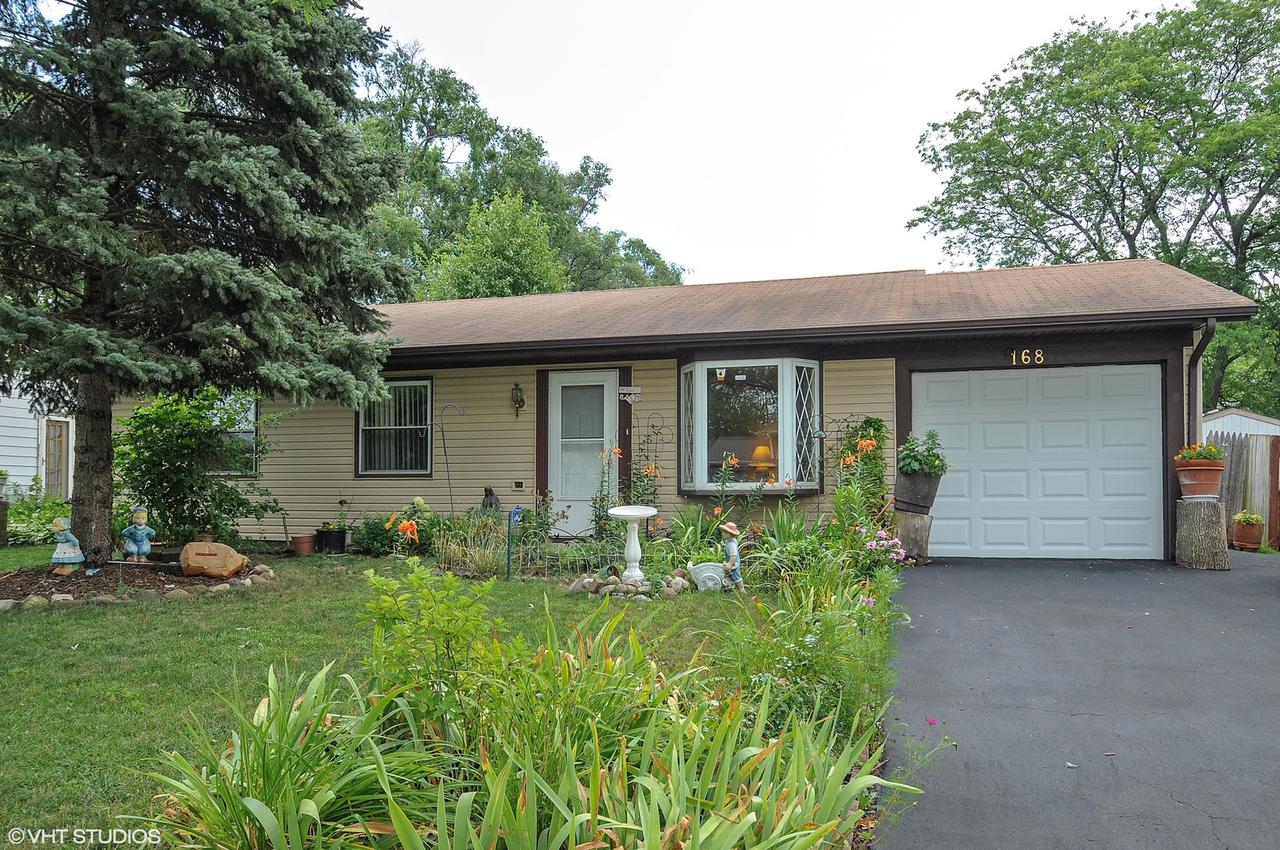 168 Galewood Dr., Bolingbrook, IL 60440