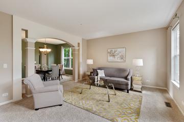 5644 Red Oak Dr., Hoffman Estates, IL 60192