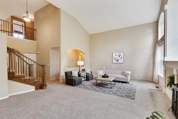 5644 Red Oak Dr., Hoffman Estates, IL 60192
