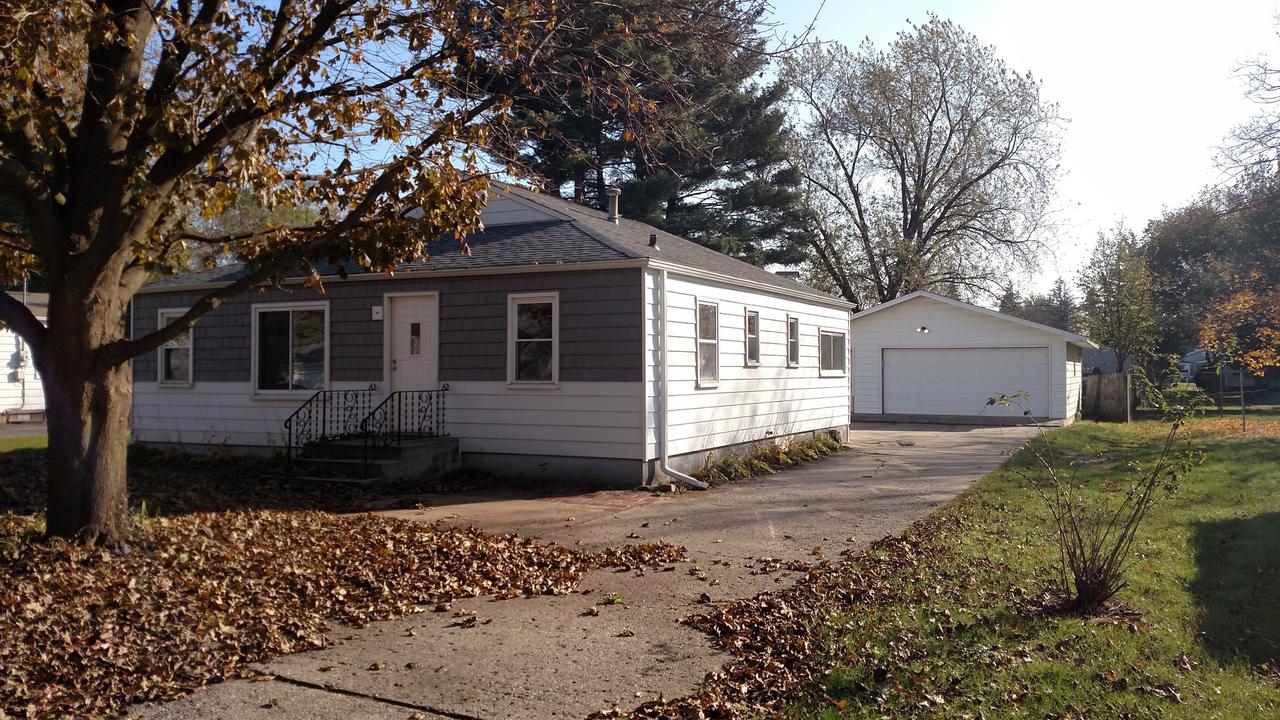 701 Wayne Dr., Machesney Park, IL 61115