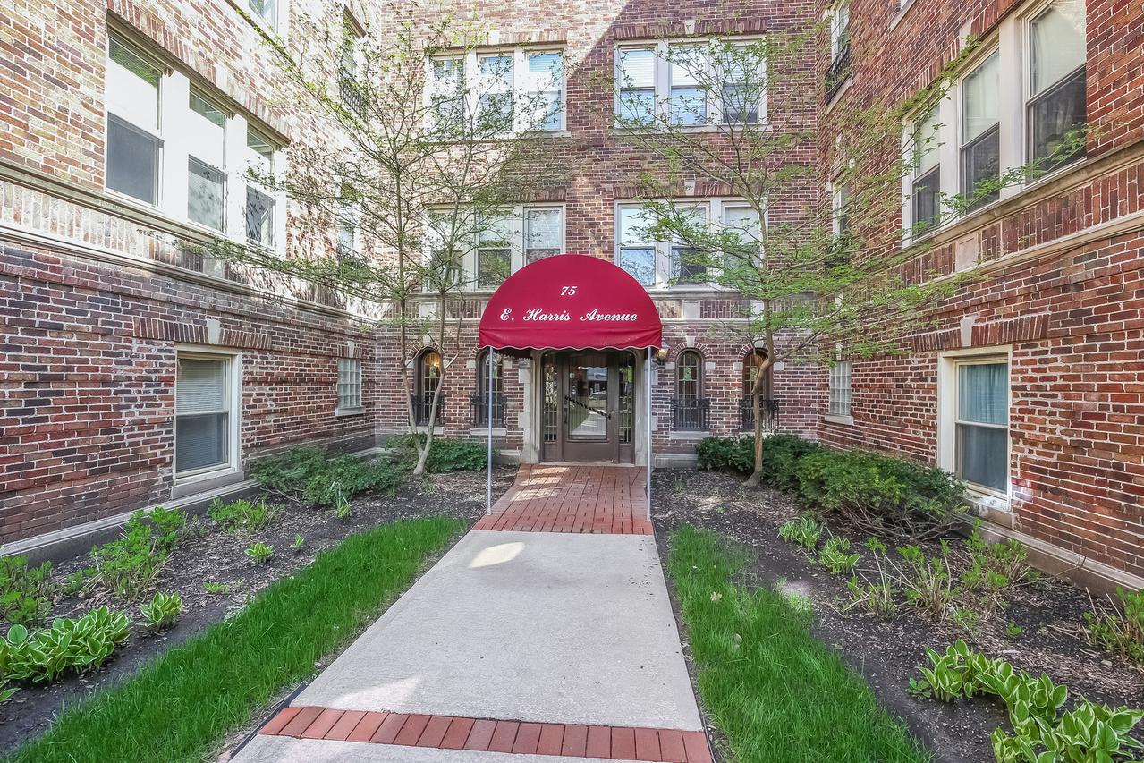 75 E Harris Ave. #2C, La Grange, IL 60525