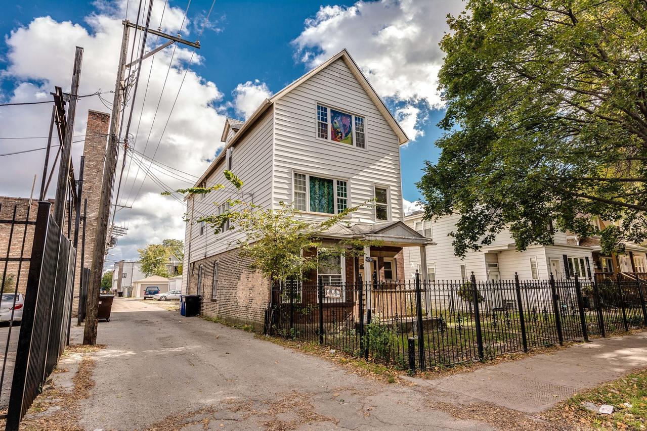 1941 N Drake Ave., Chicago, IL 60647
