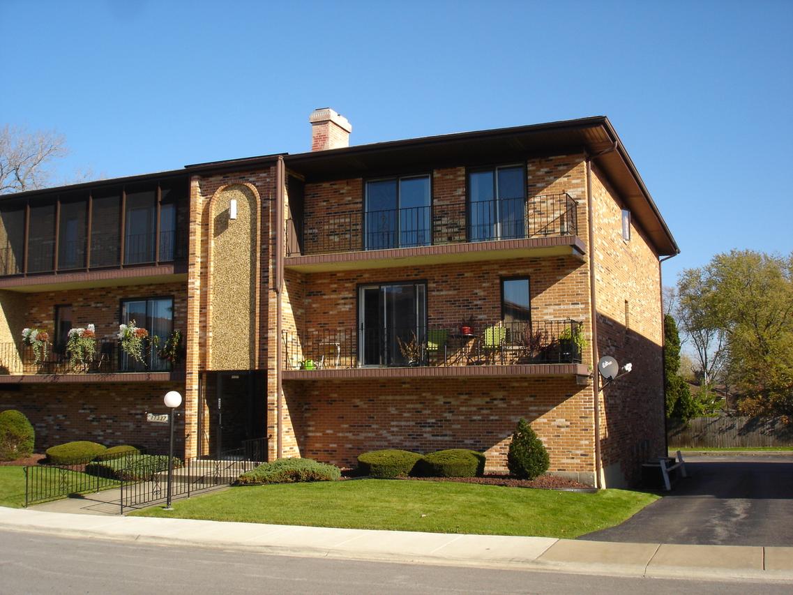 11337 Moraine Dr. #2-L, Palos Hills, IL 60465