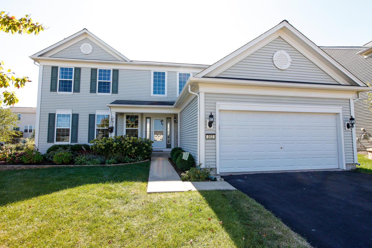 312 Parker Pl., Oswego, IL 60543
