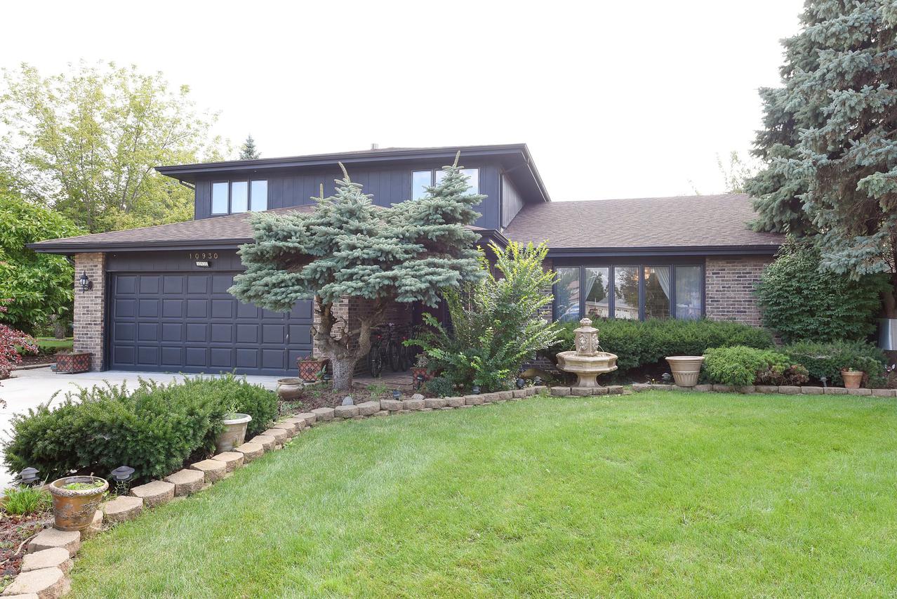 10930 Circle Ct., Palos Hills, IL 60465