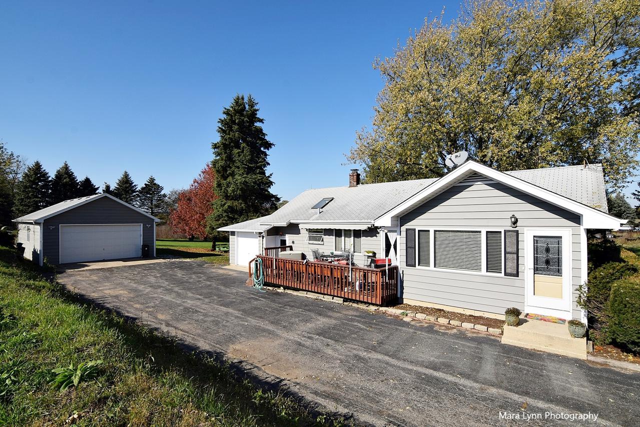 1N622 La Fox Rd., La Fox, IL 60147