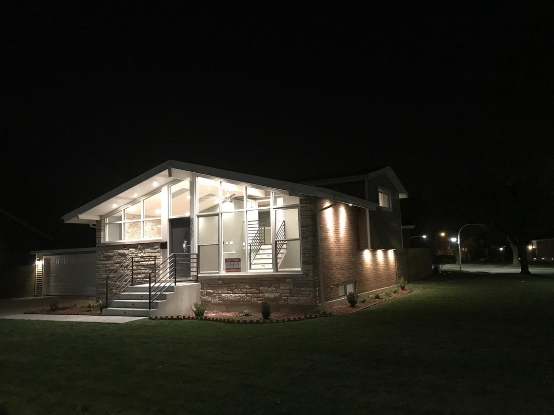 8455 S Kenwood Ave., Chicago, IL 60619