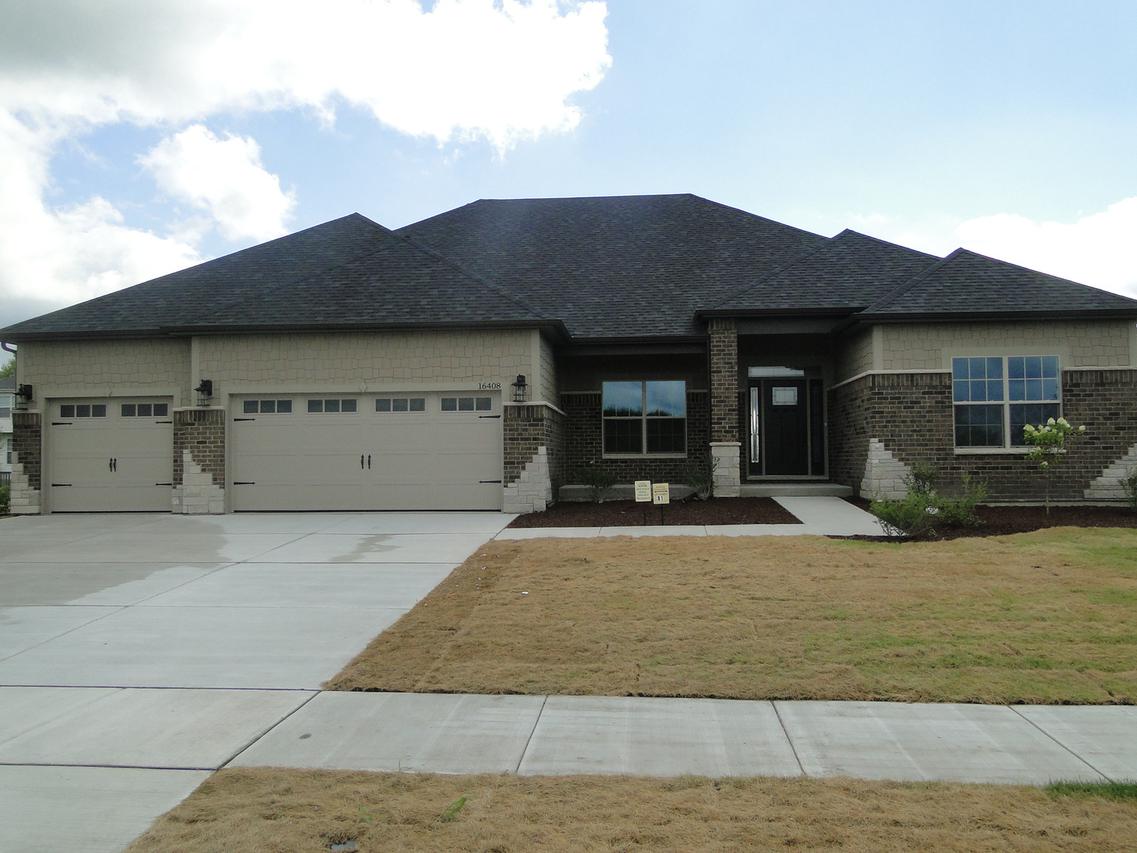 16523 S Mueller Cir., Plainfield, IL 60586