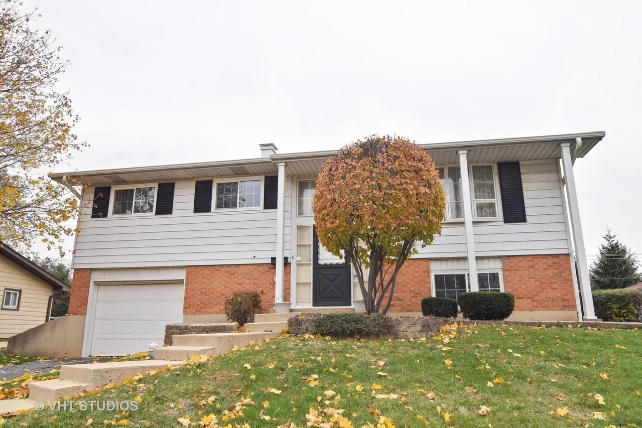380 Lafayette Ln., Hoffman Estates, IL 60169