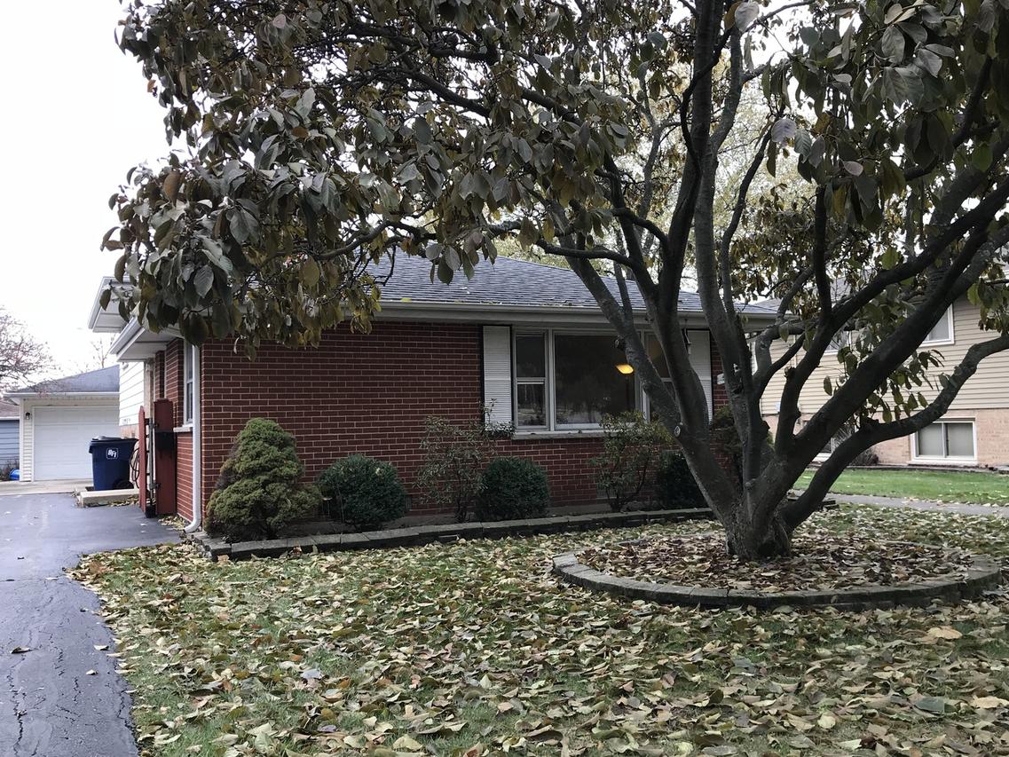533 W Willow Glen St., Addison, IL 60101