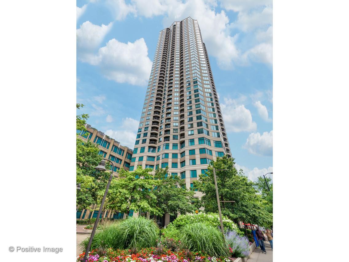 400 N Lasalle St. #3812, Chicago, IL 60654