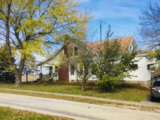 112 Grove St., Emington, IL 60934