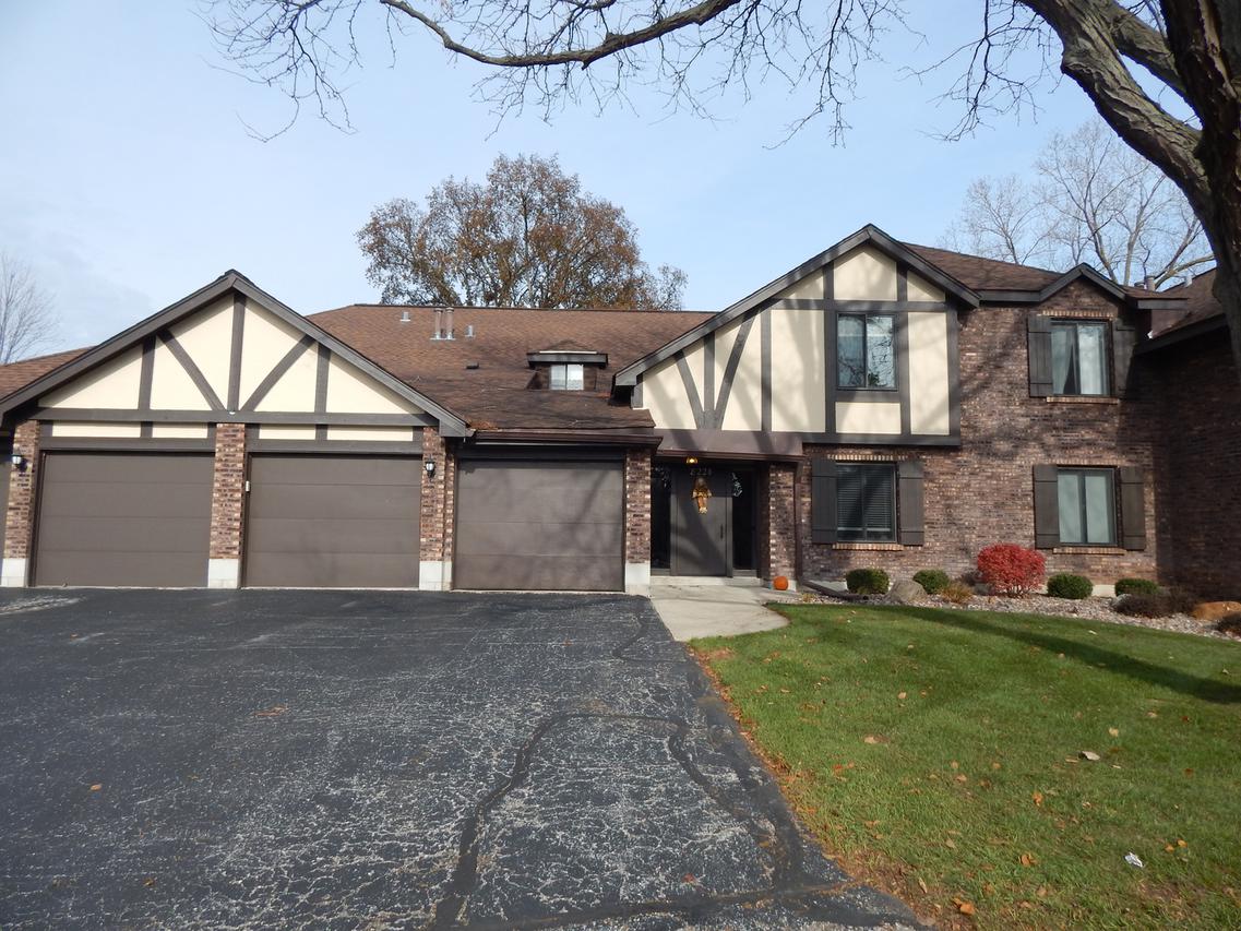 8220 Mulberry Ct. #7C, Palos Hills, IL 60465
