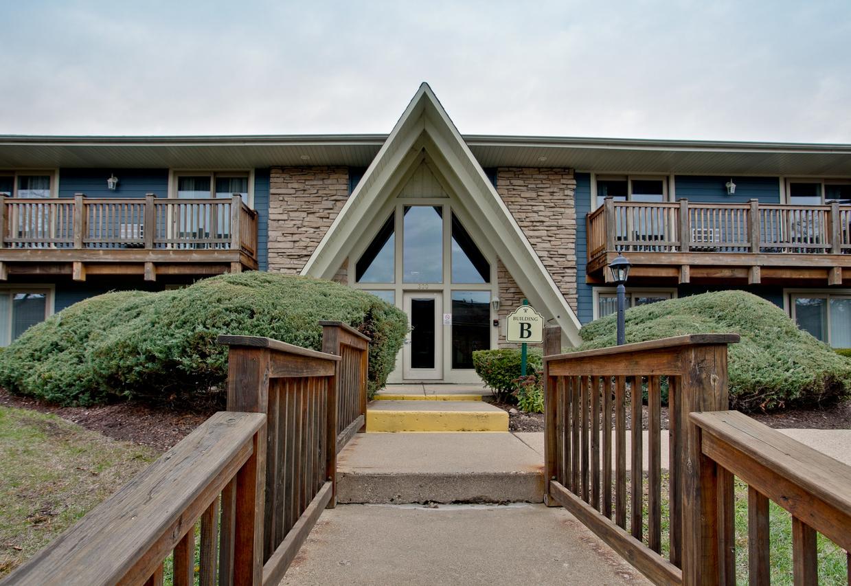 300 Opatrny Dr. #230, Fox River Grove, IL 60021