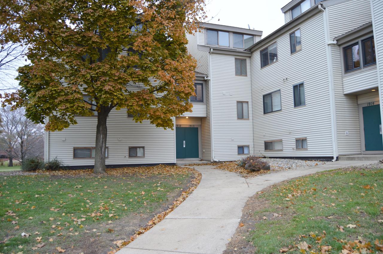 1912 Melrose Dr. #C, Champaign, IL 61820
