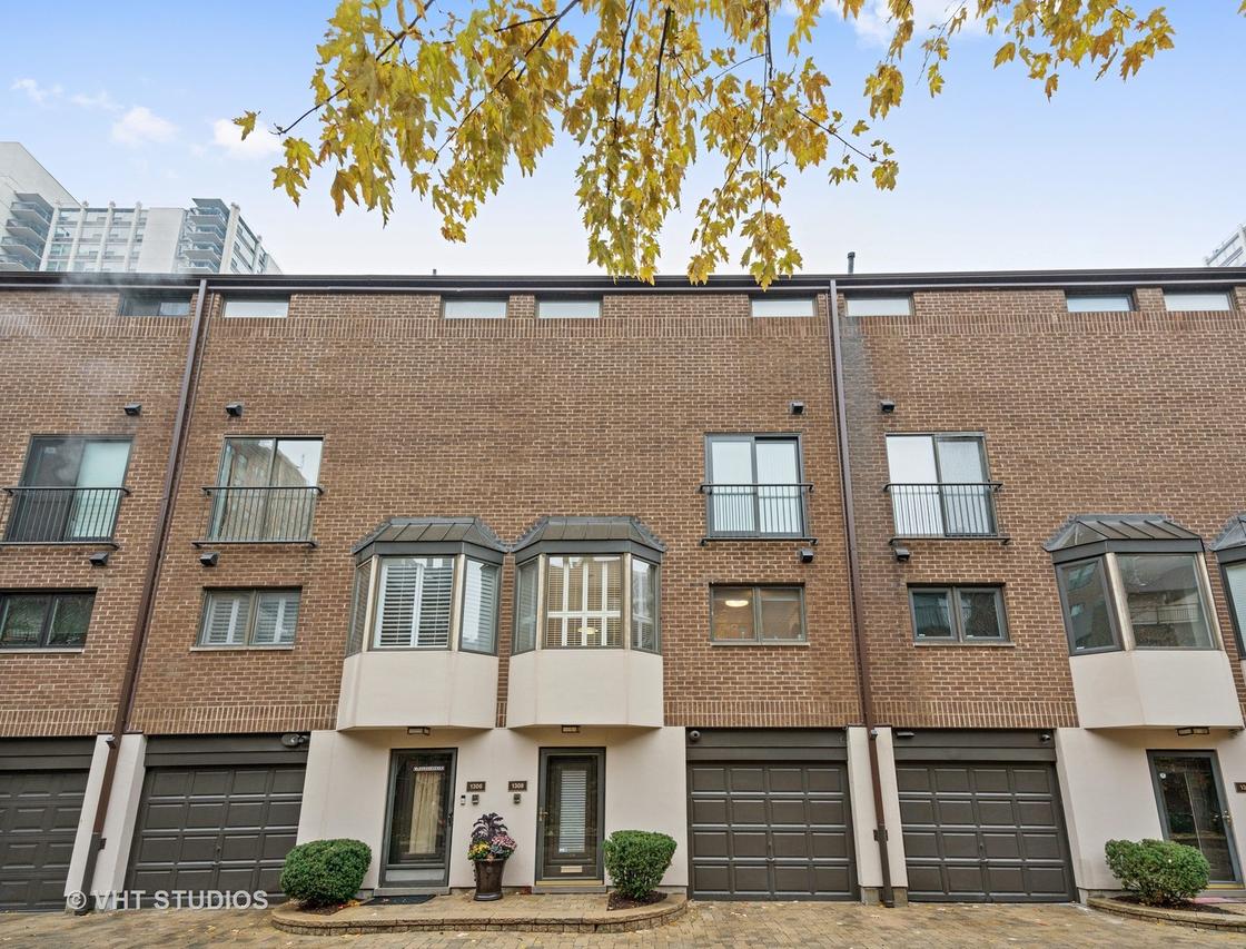 1308 N Sutton Pl., Chicago, IL 60610