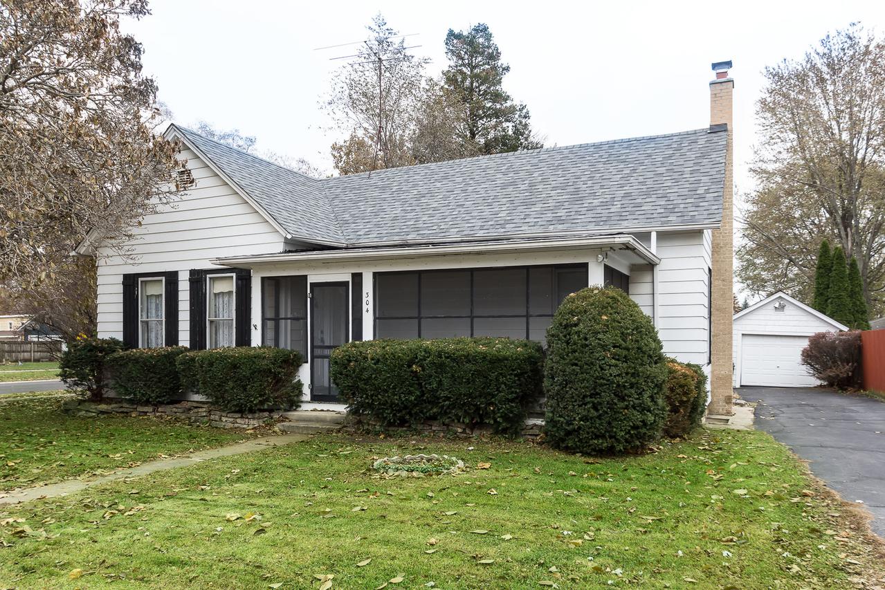 304 S Prairie St., Batavia, IL 60510