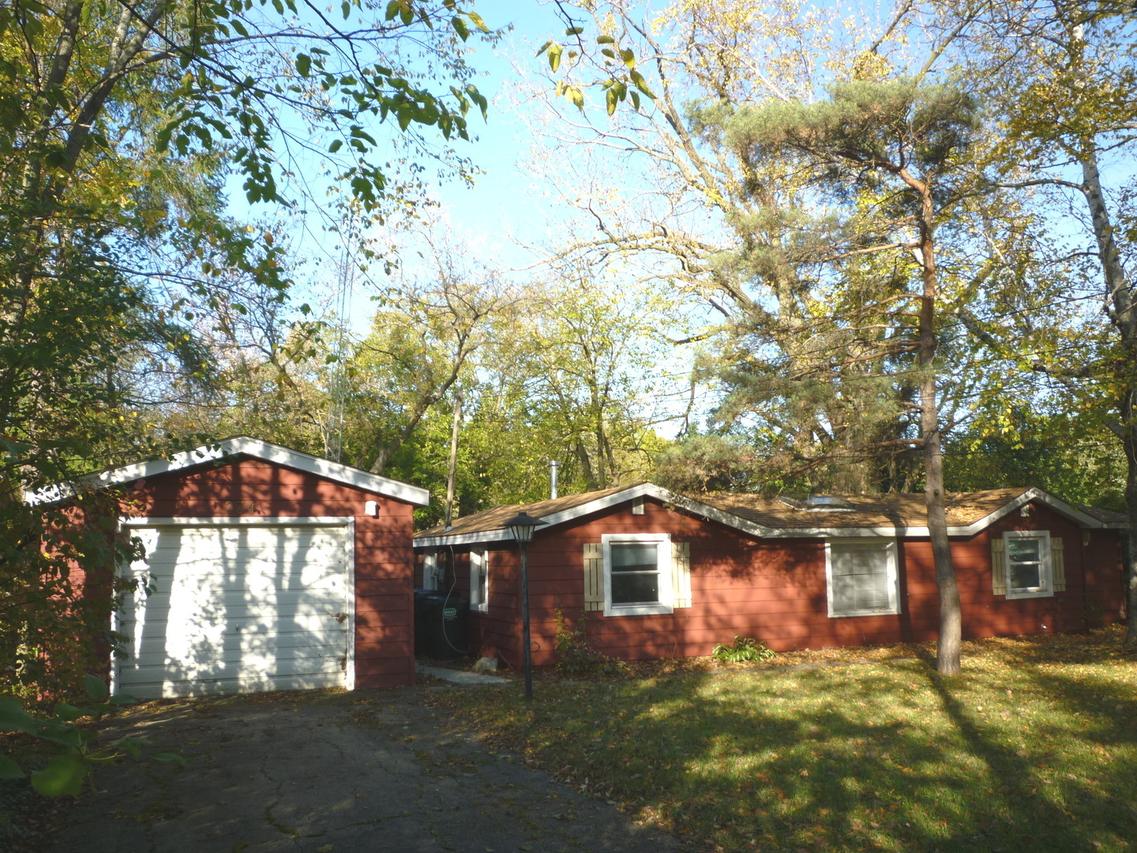934 Ridge Ave., Mundelein, IL 60060