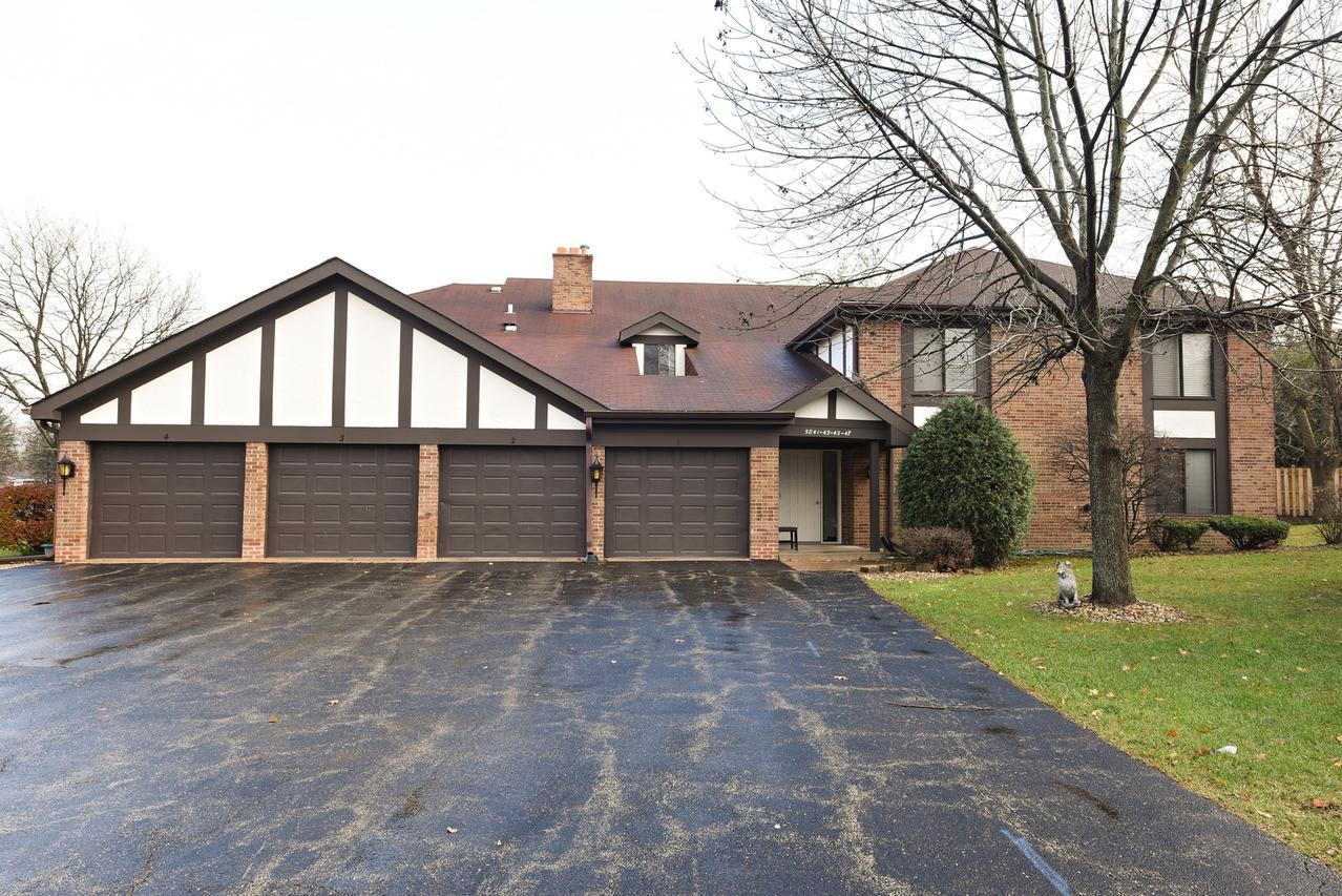 5847 Doe Cir., Westmont, IL 60559