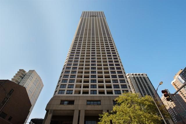 1030 N State St. #35E, Chicago, IL 60610