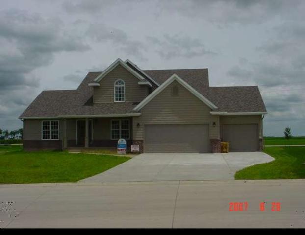 113 White Tail St., Hudon, IL 61748