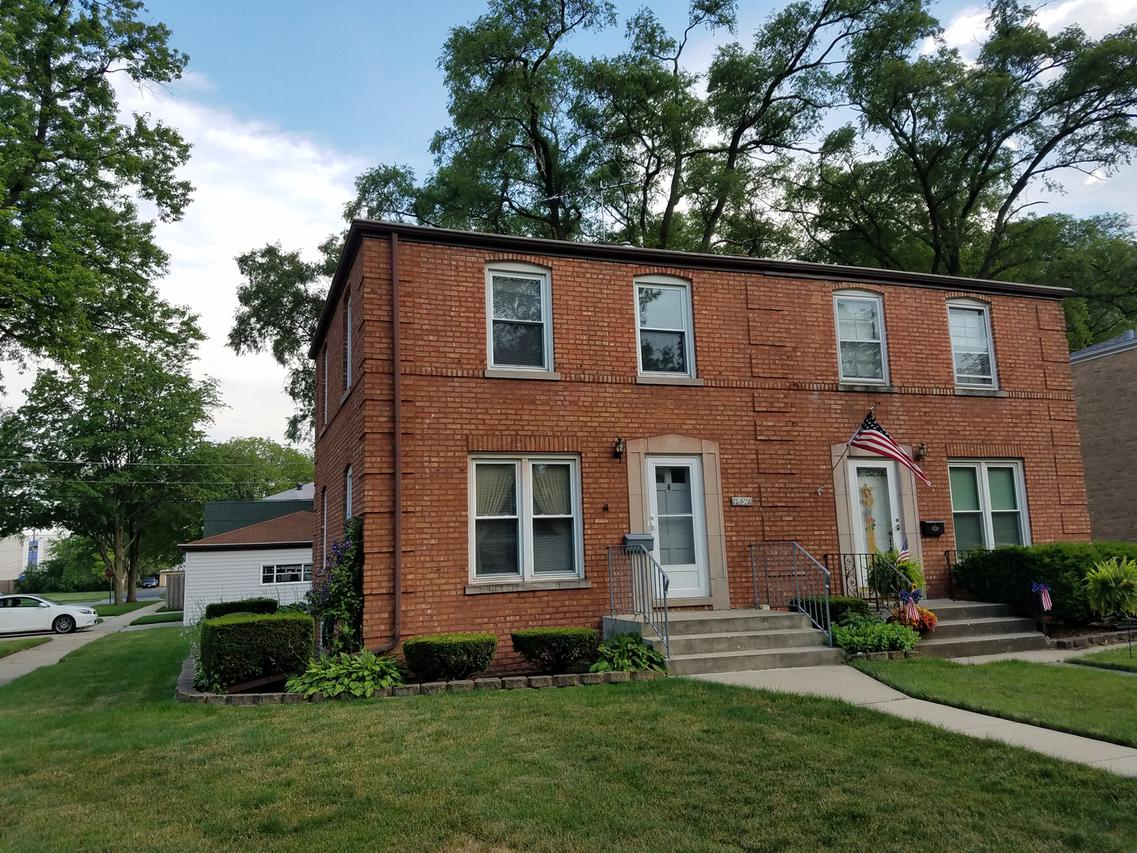 1697 Stockton Ave., Des Plaines, IL 60018